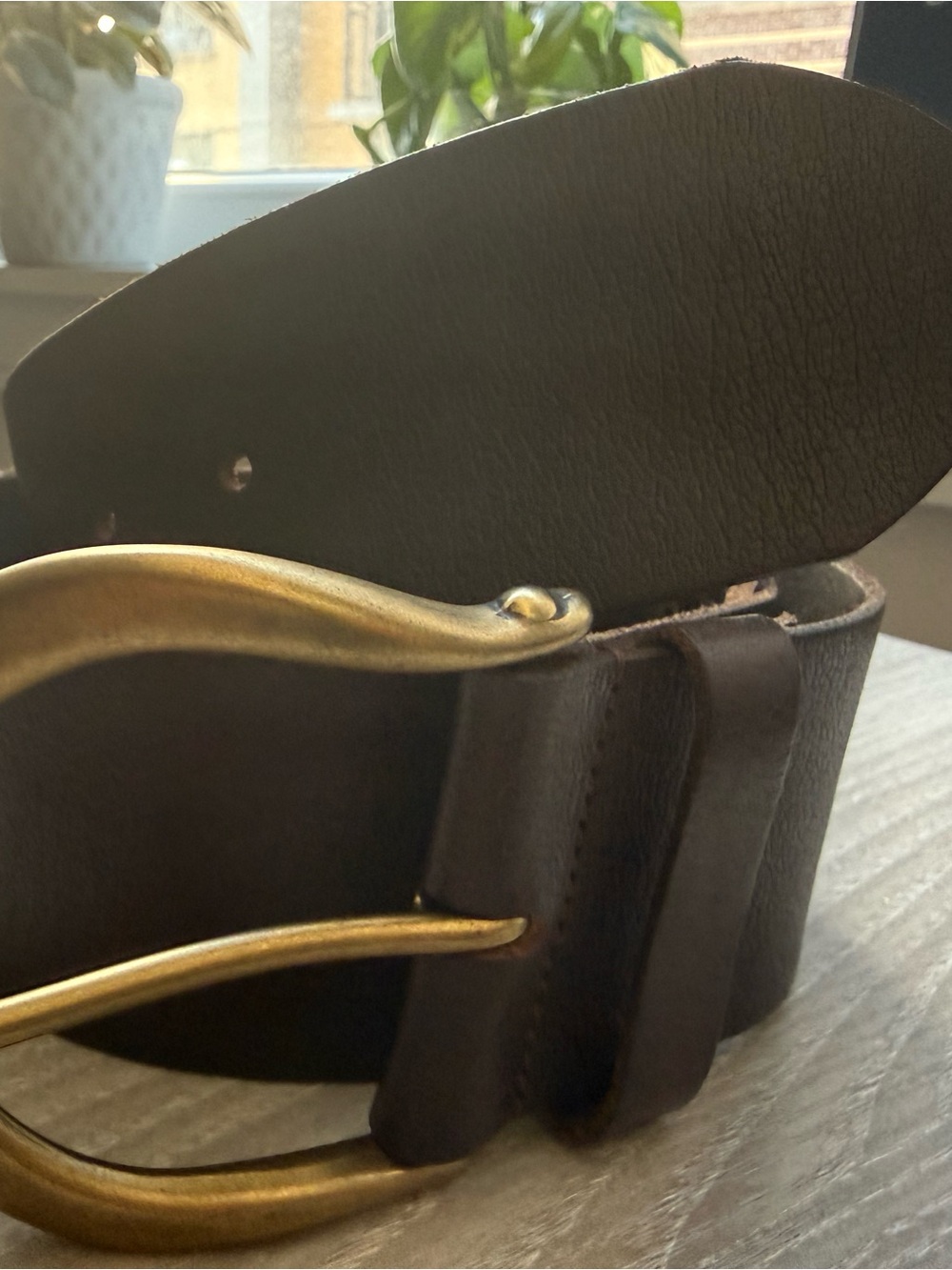 Brown Leather Belt with Brass Curved Buckle Cutout Design Linea Pelle - Picture 4 of 16